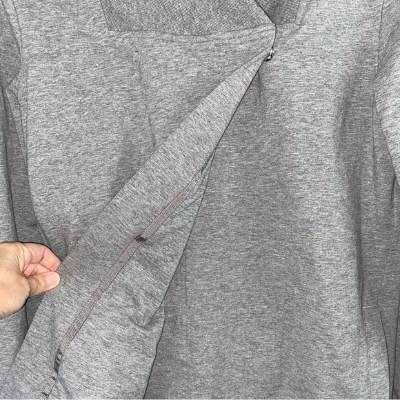 Lululemon Belle Wrap Cardigan Jacket Gray Stretch French Terry Active Yoga Sz 4 - Picture 7 of 13